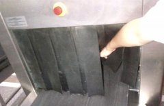 X光安檢機為什么配有鉛簾？
